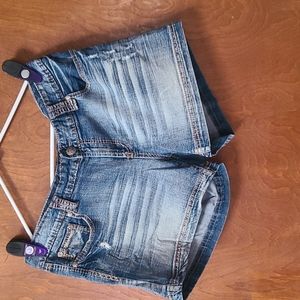 MAURICES JEAN SHORTS DISTRESSED WOMENS SIZE 16